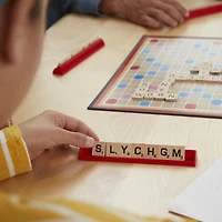 Scrabble Board Game, The Classic Crossword Game, Family Board Games for Adults and Kids, Word Games for 2-4 Players, Ages 8 and Up - French Version