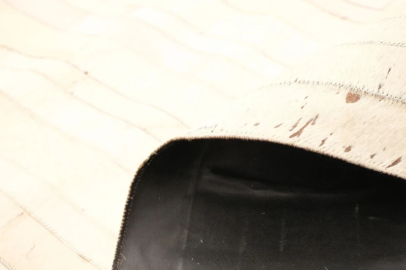 ECARPETGALLERY 4'8" x 6'6" Contemporary Cowhide Patchwork Handmade Area Rug for Living Room, Dining Room and Bedroom in Ivory