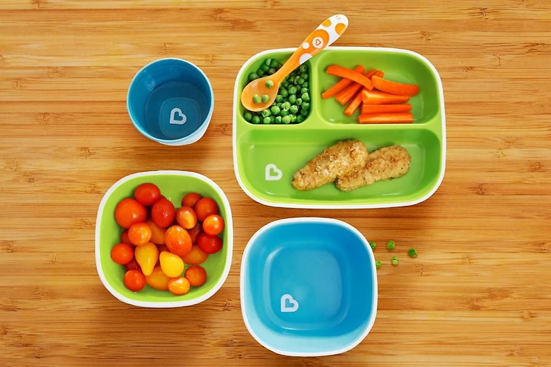 2 Divided Plates with Non-Slip Base Splash™ de Munchkin®, violet/rose