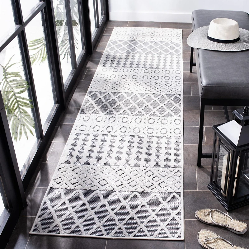 SAFAVIEH Cabana Elouise Geometric Indoor/Outdoor Area Rug