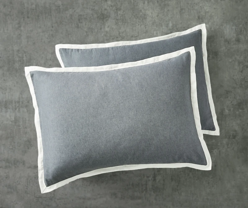 Ensemble housse de couette 3 pièces en lin gris suie Better Homes & Gardens, Adulte Double/Queen Attaches intérieures aux coins et sur les côtés. Fermeture à boutons dissimulés. Fermeture portefeuille sur les taies d’oreiller.