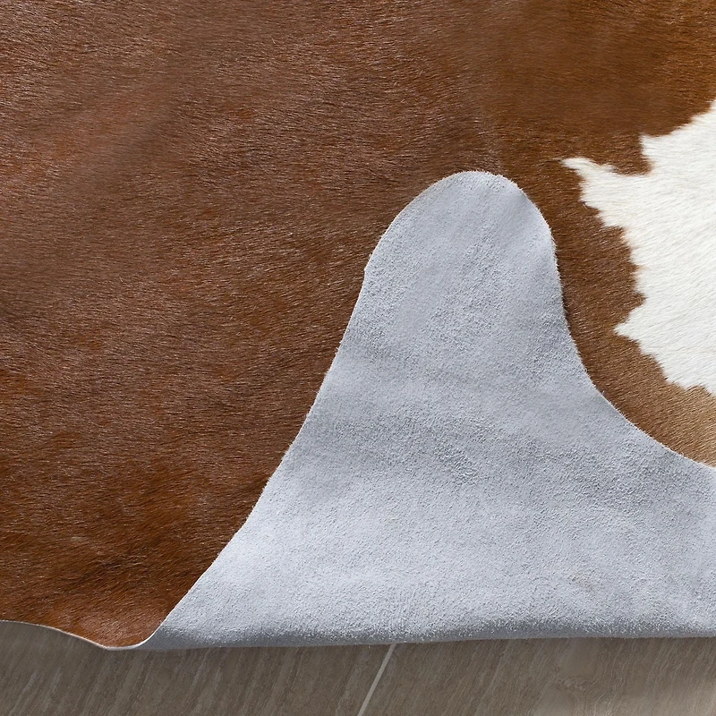 Safavieh Cow Hide Donovan Animal Area Rug