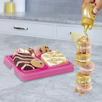 Play-Doh Gold Collection Gold Star Baker Playset, Kids Toys, Boys and Girls Arts and Crafts, 3 years and up
