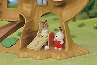 Coffret Aventure Cabane dans les Arbres Édition Camping de Calico Critters, Dollhouse Playset avec figurine et accessoires