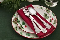 ONEIDA MERRY & BRIGHT DINNER PLATES