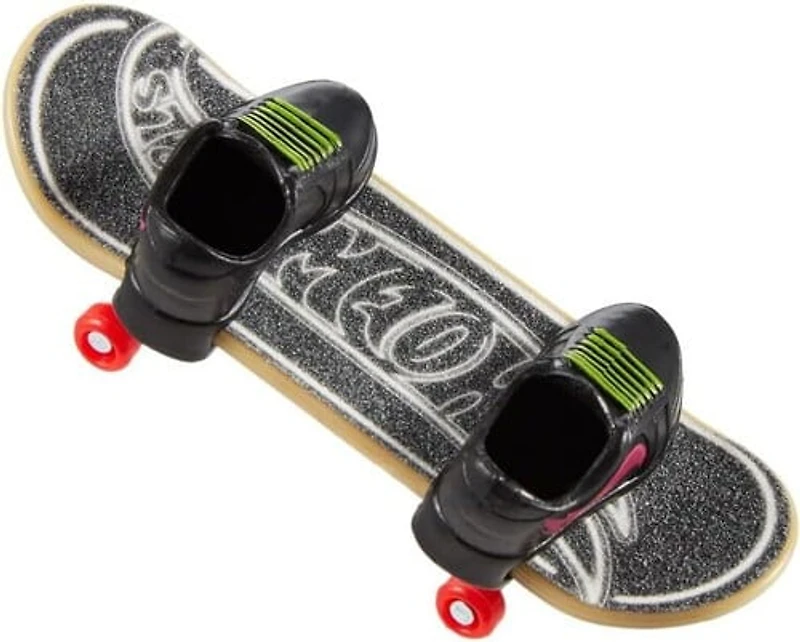 Hot Wheels Skate Tony Hawk Fingerboard & Skate Shoes, Toy for Kids (Styles May Vary)