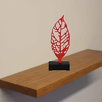 Petite sculpture de feuille rouge d'automne Meubles canadiens