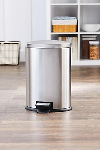 Poubelle de cuisine à pédale en acier inoxydable Hometrends de 12 litres Ovale/12 Litre