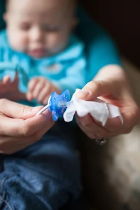 Dr. Brown’s™ Pacifier and Bottle Wipes for Babies and Toddlers - 40ct, 40 wipes