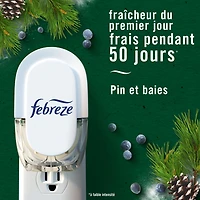 Assainisseur d’air à brancher Febreze, recharge d’huile parfumée qui combat les odeurs, parfum Pin et baies blanches, 4 recharges