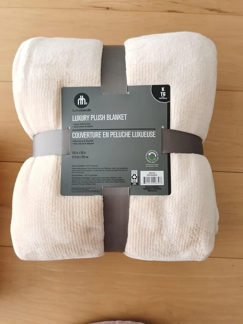 LUXURY PLUSH BLANKET