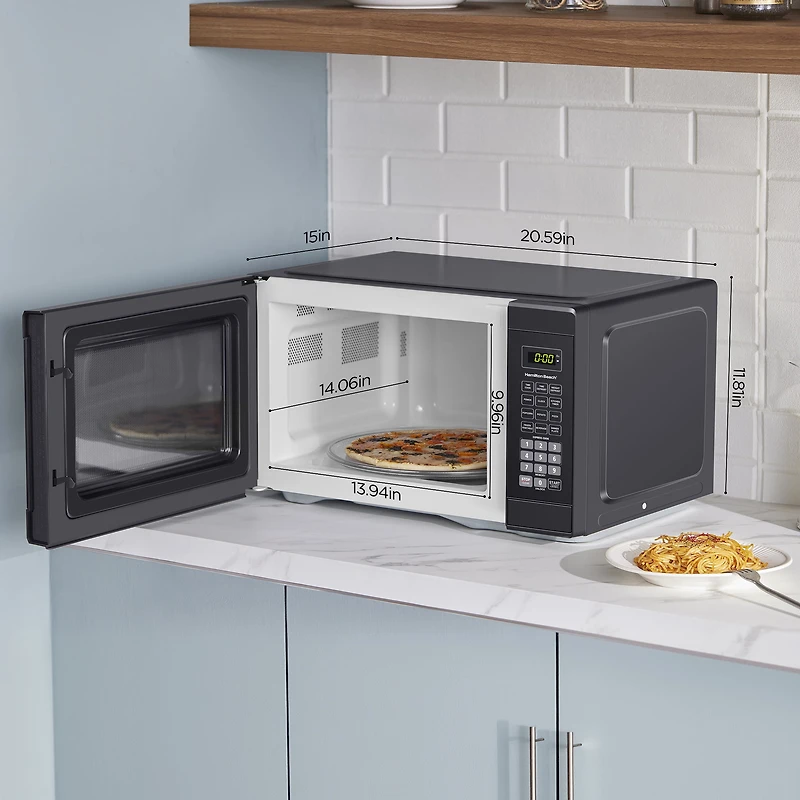 Micro-ondes compact de 1,1 pi³ en blanc de Hamilton Beach