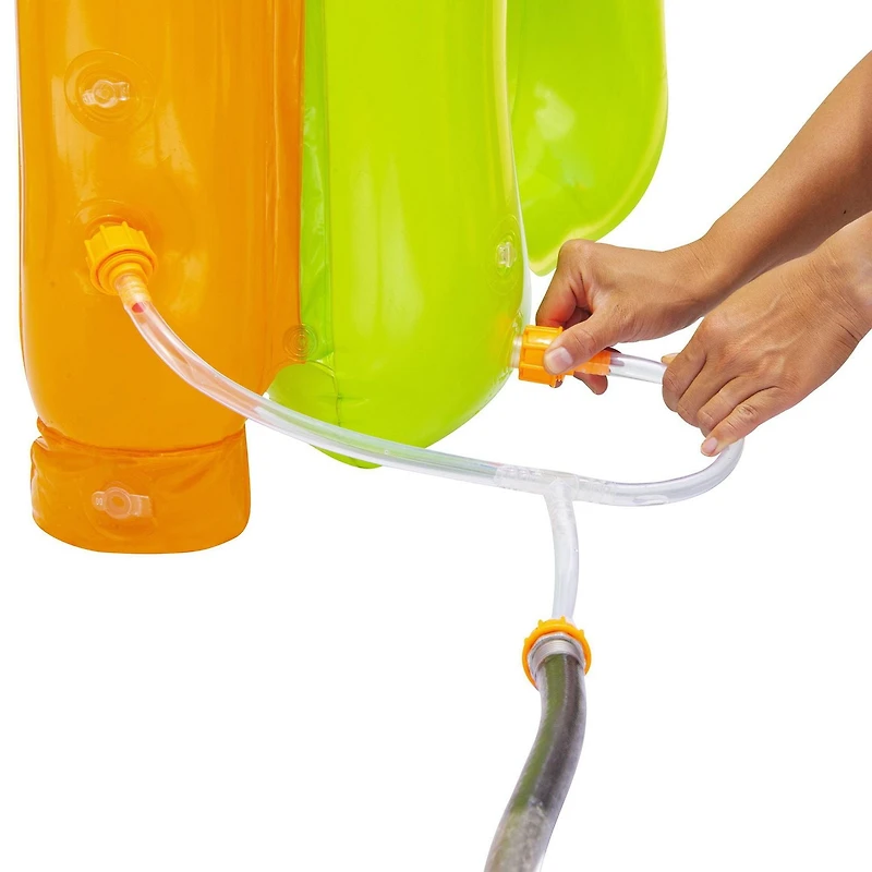 Banzai Jr. – Aire de jeux d’eau gonflable géante pour enfants avec arrosage