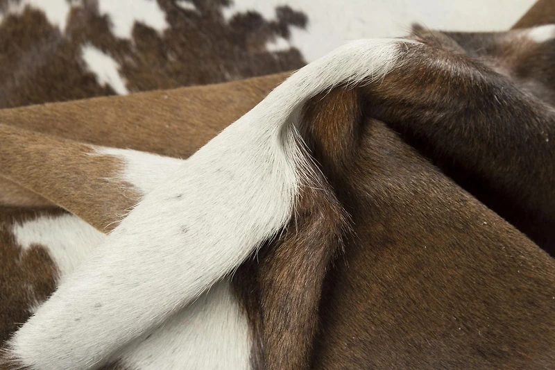 H-Natural Kobe Cowhide 6'X7' Rug