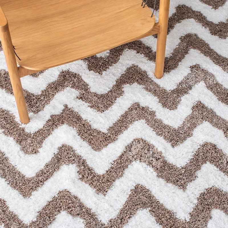 Safavieh Barcelona Carmella Zigzag Stripes Shag Area Rug