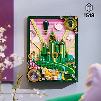 LEGO Wicked Le Tableau d’Emerald City, Décor Fantastique, Cadeau pour Adultes 75685