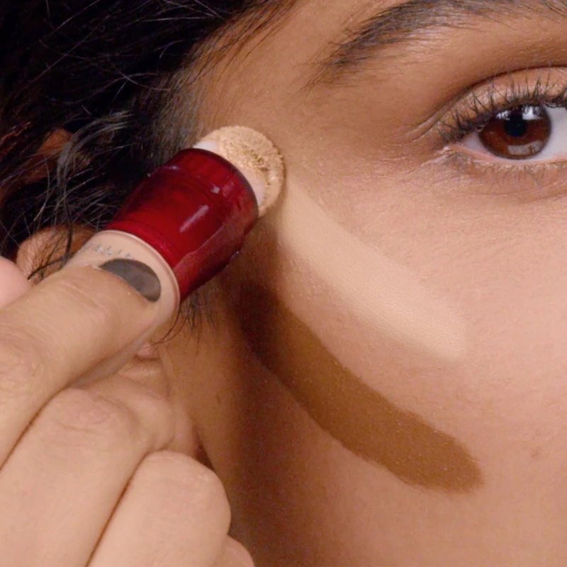Maybelline New York Concealer Instant Age Rewind Eraser Concealer, Targets the look of dark spots, age spots, sun spots, and acne discolourations
