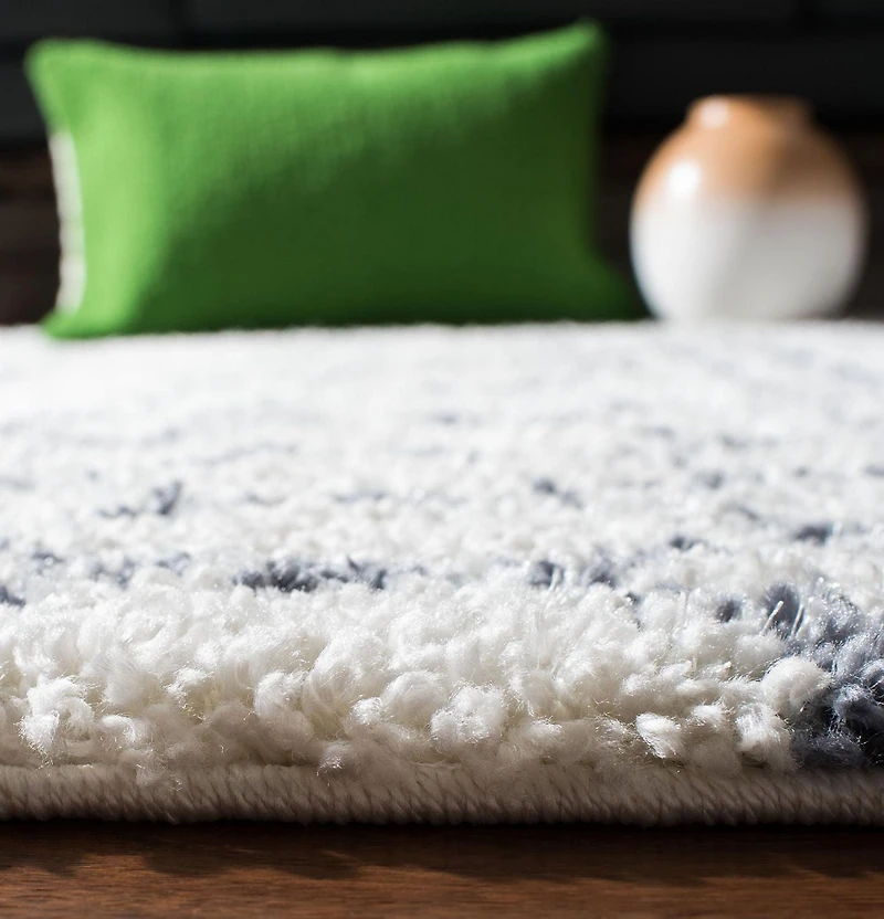 Safavieh Berber Fringe Phillip Aztec Shag Area Rug