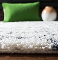 Safavieh Berber Fringe Phillip Aztec Shag Area Rug