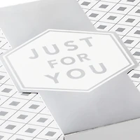 Grandes boîtes-cadeaux Hallmark de 10 po et bandelettes (paquet de 2 : argenté et blanc, « Just for You ») pour les mariages, les remises des diplômes, Noël, la Saint-Valentin, les fêtes