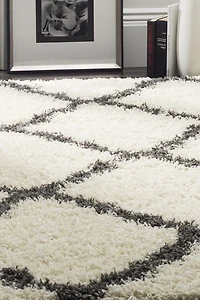 Safavieh Dallas Logan Geometric Shag Area Rug