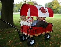 Millside Classic Canada Kids wood Wagon with pads