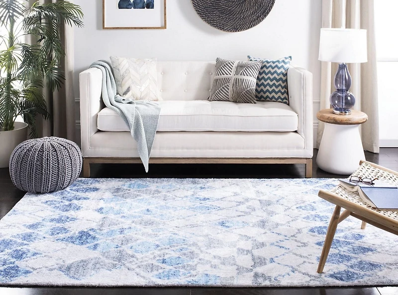 Safavieh Saffron Corynn Geometric Area Rug