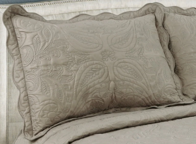 Marina Decoration Couvre-lit brodé ultra doux et uni, parure de lit d'été avec taie d'oreiller matelassée, motif cachemire floral taupe