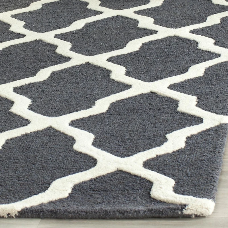 Safavieh Cambridge Liam Geometric Area Rug