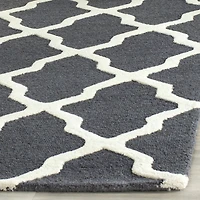 Safavieh Cambridge Liam Geometric Area Rug