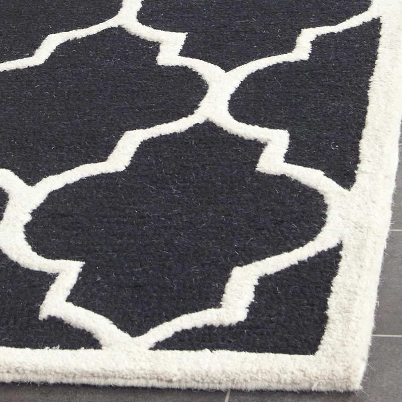 Safavieh Cambridge Kevin Geometric Area Rug