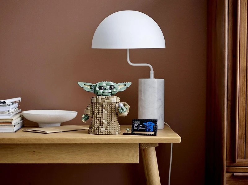 LEGO Star Wars : Le Mandalorien L’Enfant 75318 Ensemble de construction (1 073 pièces)