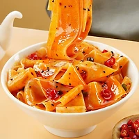 Saveur d'huile de chili aux nouilles larges Baijia - Épicé et piquant Saveur d'huile de chili aux nouilles larges Baijia - Épicé et piquant