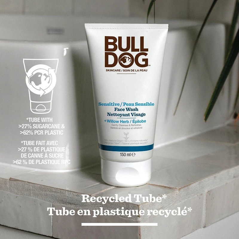 Nettoyant pour le visage en formule pour peau sensible de marque Bulldog