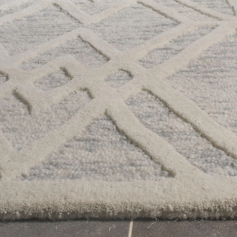 Safavieh Cambridge Rordan Faded Geometric Area Rug