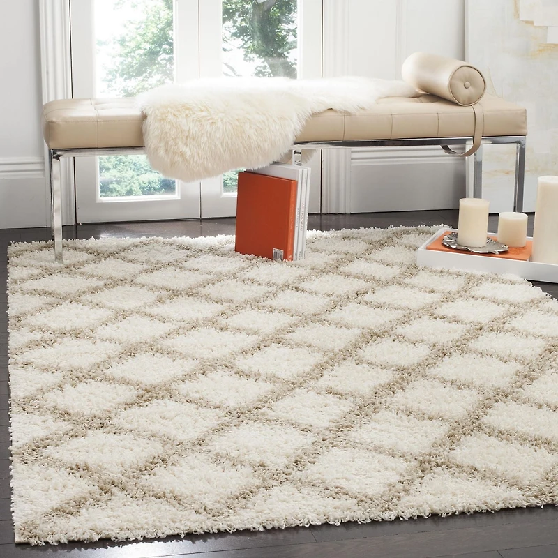 Safavieh Dallas Jerrie Geometric Shag Area Rug