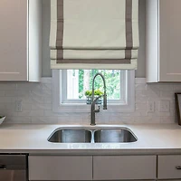 Versailles' Valentina Cordless Roman Shades (27in x 63in)