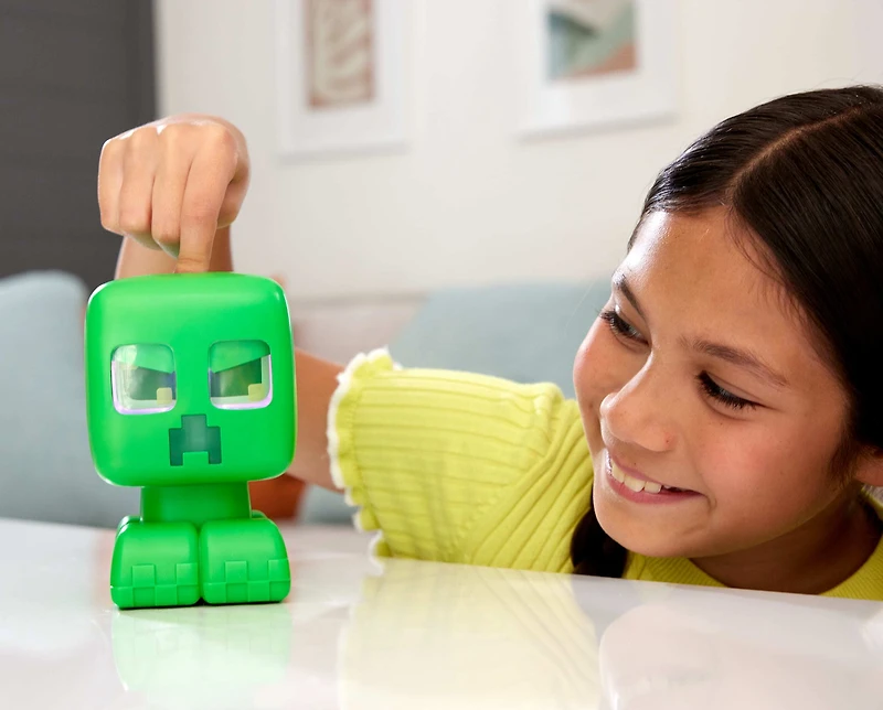 Minecraft-Figurine Creeper, Mon Animal de Compagnie Avec ses effets sonores et lumineux et sa fonction d’explosion, le jouet Minecraft Creeper, Mon Animal de Compagnie donne l’impression d’être au cur du jeu !