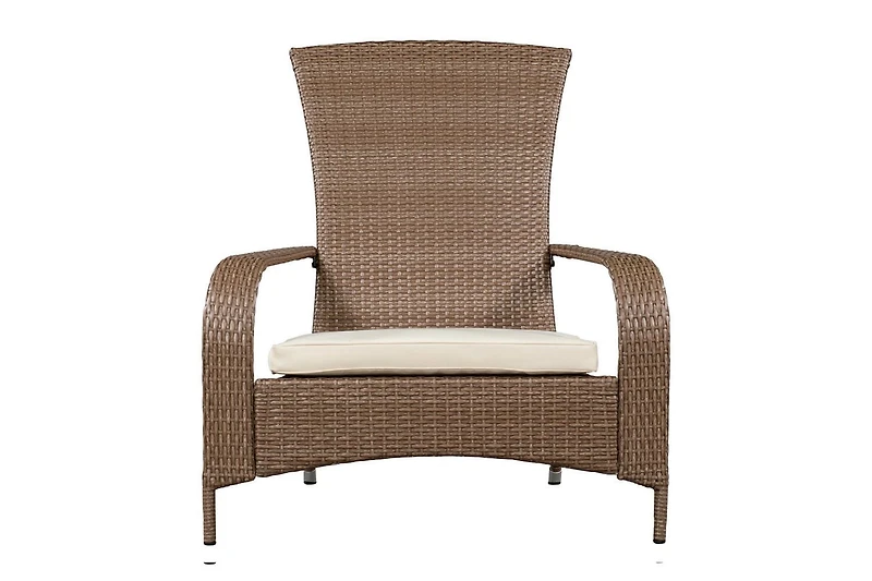 Confortable fauteuil haut Muskoka de Patioflare en osier - osier brun caramel et coussins beiges