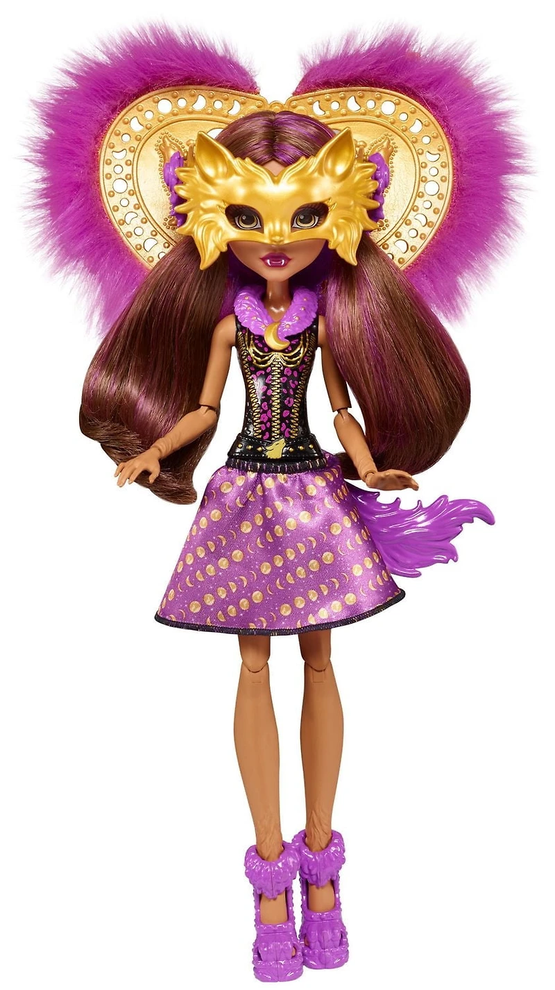 Monster High Ghoul to Wolf Clawdeen Wolf Transformation Doll