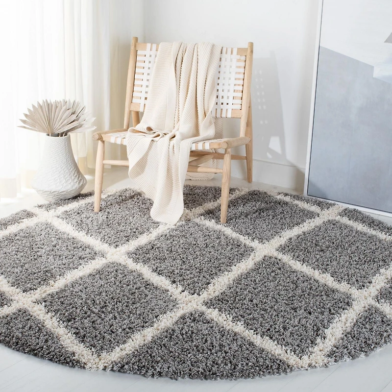 Safavieh Venus Quincy Geometric Trellis Shag Area Rug