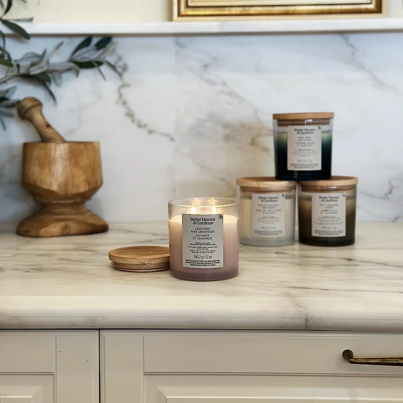 Bougie parfumée en pot ombré à 2 mèches à la cire de paraffine 12 oz Better Homes & Gardens, Lavande et limonade Mélange de cire de paraffine