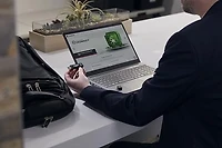 Kingston Ironkey D500S Clé USB cryptée 32 Go | Double partition cachée | FIPS 140-3 niveau 3 | XTS-AES 256 bits | Protection BadUSB et Brute Force | Option multi-broches | IKD500S/32 Go