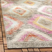 SAFAVIEH Montage Weston Geometric Indoor/Outdoor Area Rug