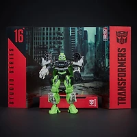Transformers Transformers: La face cachée de la lune Studio Series 16 - Figurine Autobot Ratchet de classe de luxe