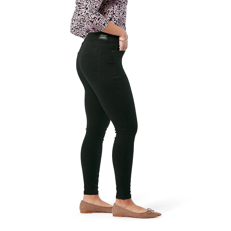 Levi Strauss Signature.MD Jean seconde peau super-filiforme moulant pour femme