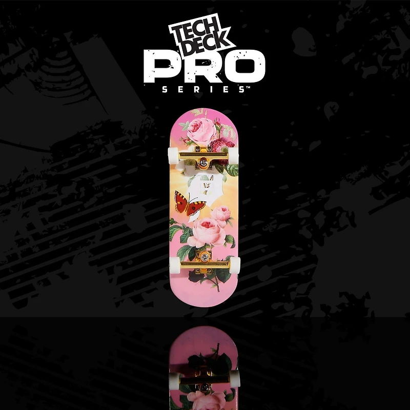 Tech Deck, Primitive Pro Series, Fingerboard avec présentoir, conçu pour les pros ; Mini skateboards authentiques, jouets pour enfants à partir de 6 ans