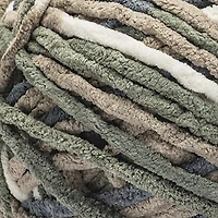Bernat® Blanket™ #6 Super Bulky Polyester Yarn, Mist 10.5oz/300g, 220 Yards