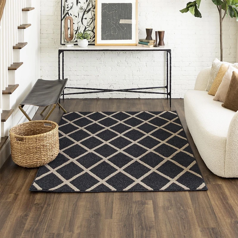 Mohawk Home Lewis Diamond Near Black/Tan Tufted Polyester Area Rug
