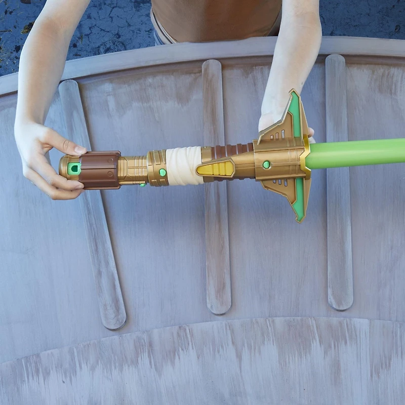 Star Wars Lightsaber Forge Yoda Extendable Green Lightsaber Toy, Customizable Roleplay Toy for Kids Ages 4 and Up